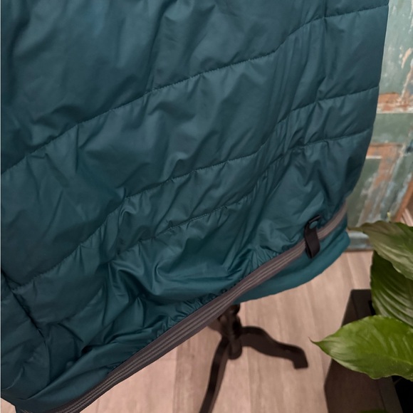 LIKE NEW Patagonia Men's Teal Jacket - Size XXL - Picture 8 of 9